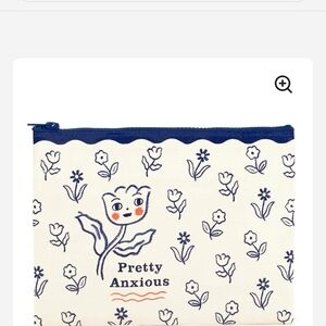NWT Blue Q Floral Print Pretty Anxious Zipper Pencil Makeup Knickknack Pouch